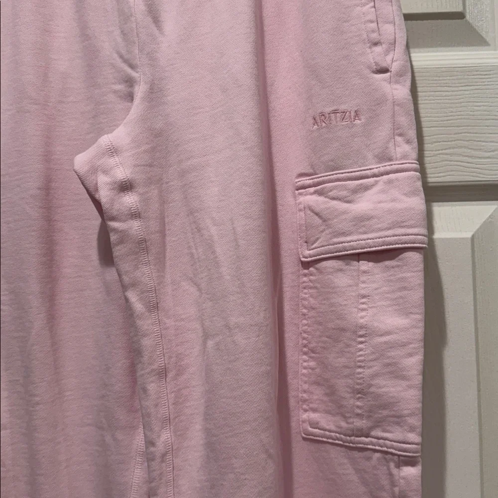 Aritzia - Picture 2 of 2